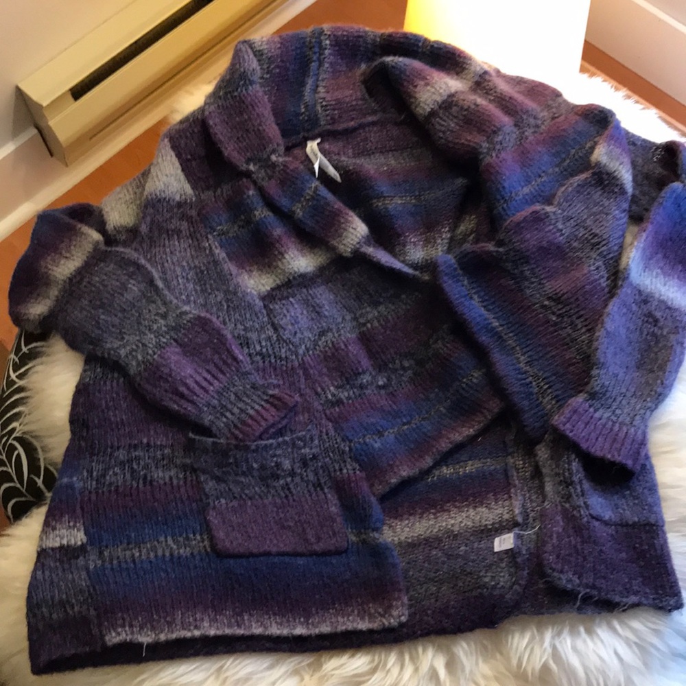 Multicoloured cardigan.